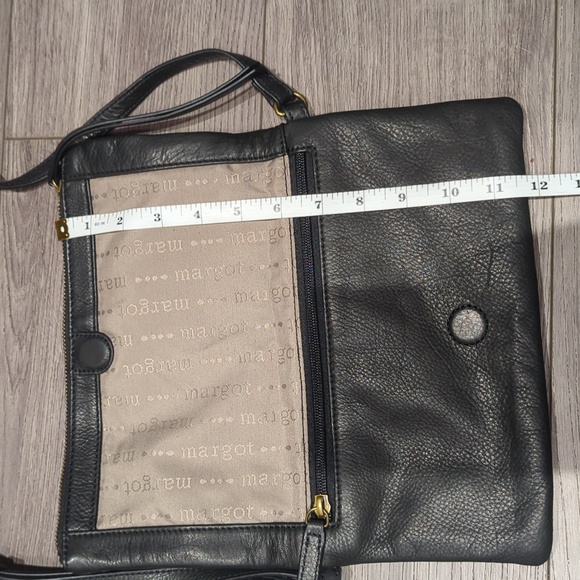 Black Margot Crossbody bag. - Picture 8 of 8